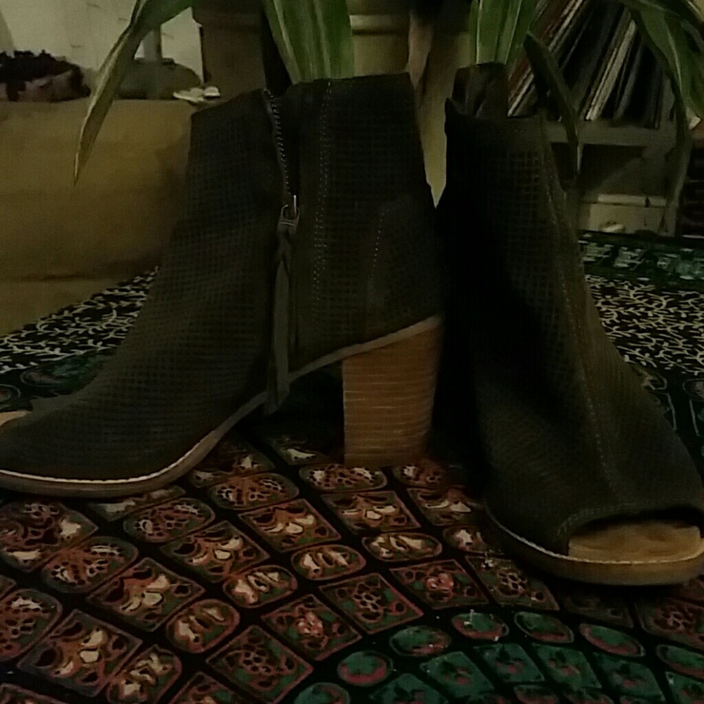 Toms Heels